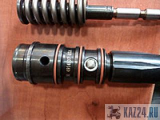 4914537 �������� SD32 Cummins NTA855 ������